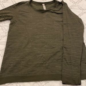 Lululemon olive green long sleeve shirt